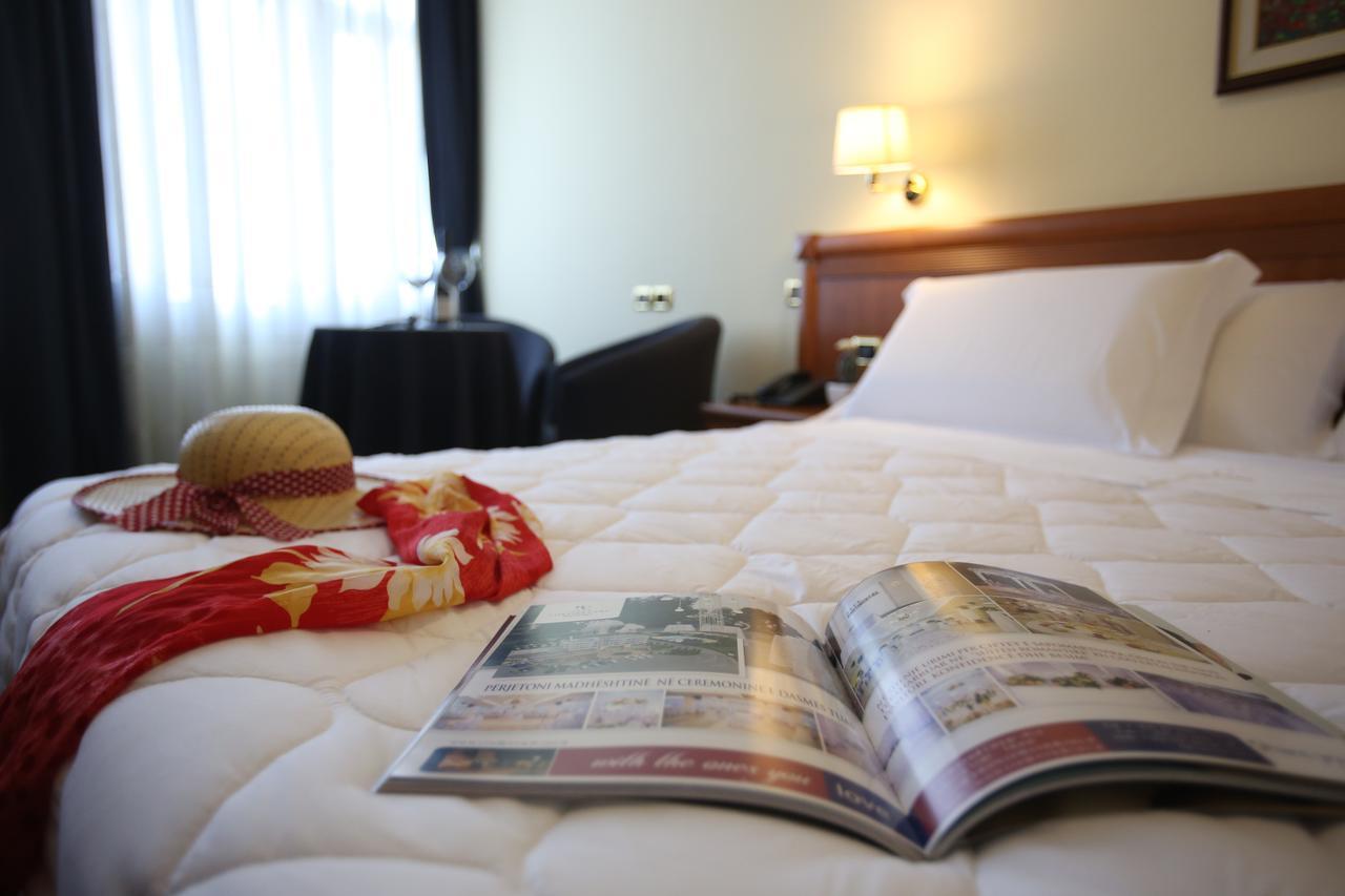 Hotel Continental Vorë Zewnętrze zdjęcie