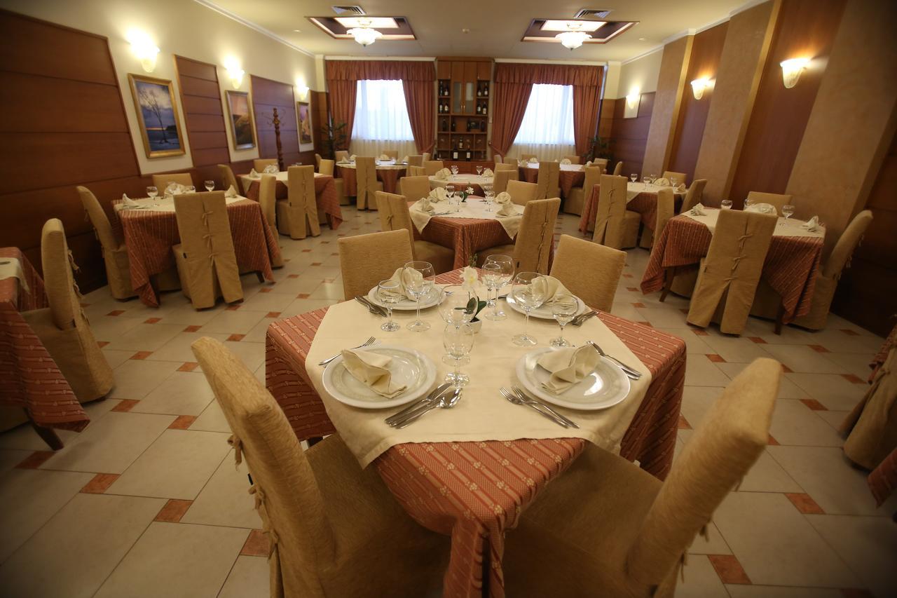 Hotel Continental Vorë Zewnętrze zdjęcie