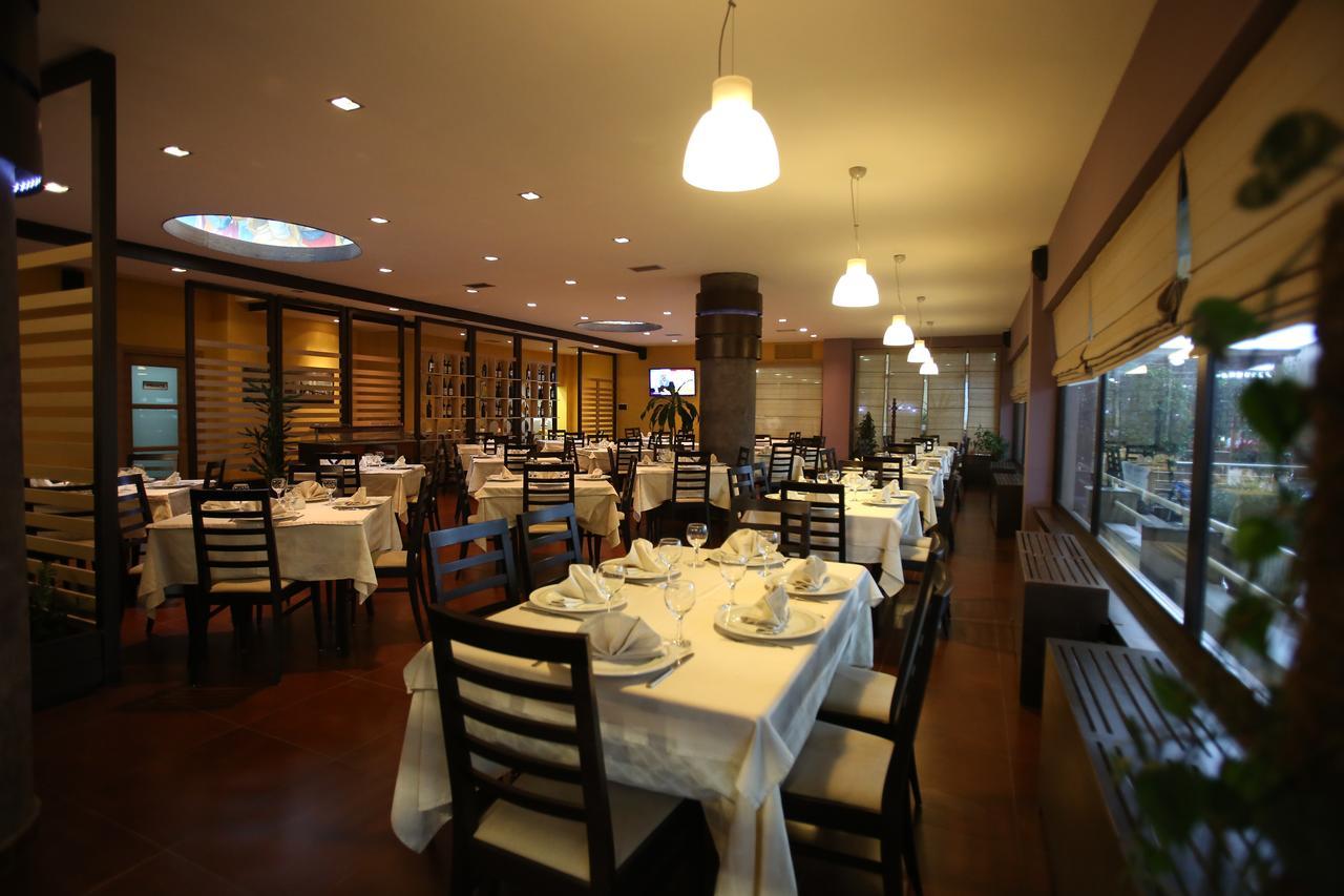 Hotel Continental Vorë Zewnętrze zdjęcie