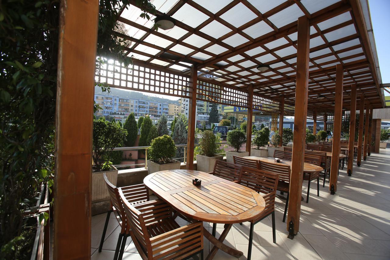 Hotel Continental Vorë Zewnętrze zdjęcie